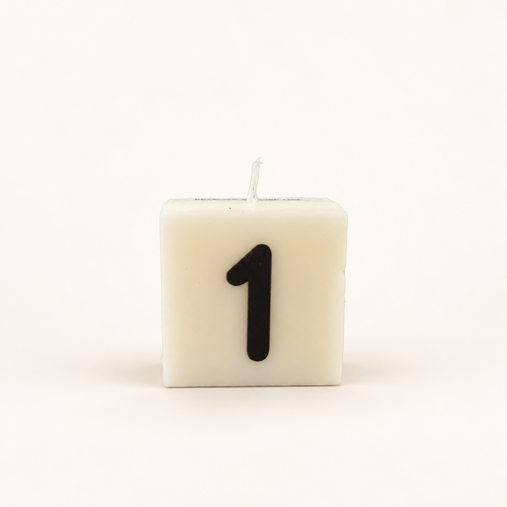 Dovana kaarsje minimalistische kaars met nummer één.png
