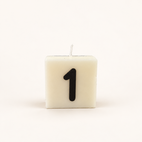 Dovana kaarsje minimalistische kaars met nummer één.png